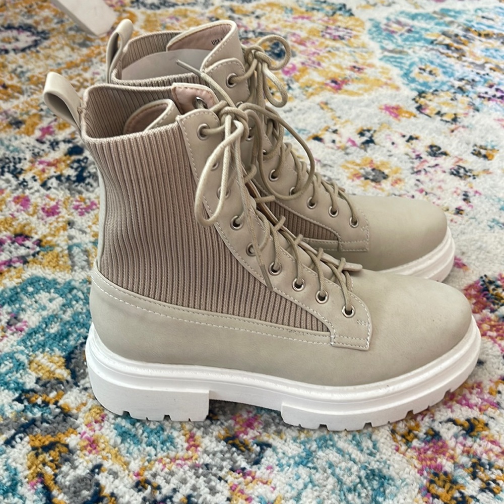 NWOT COMBAT BOOTS